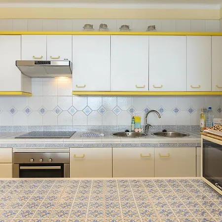 Casa Lola Y Elena - Playa Blanca, Lanzarote Апартаменты *