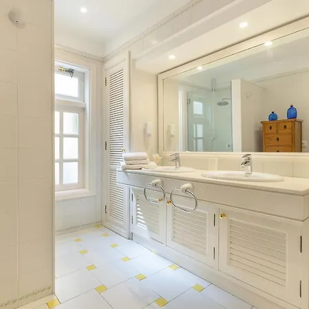 Casa Lola Y Elena - Playa Blanca, Lanzarote Апартаменты *