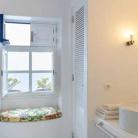 Casa Lola Y Elena - Playa Blanca, Lanzarote Апартаменты *